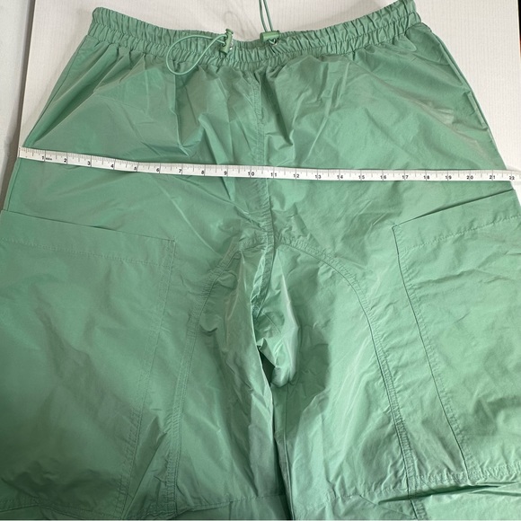 NWT Urban Outfitters Women’s Mae Nylon Wide-Leg Pant Size Medium - Picture 14 of 14